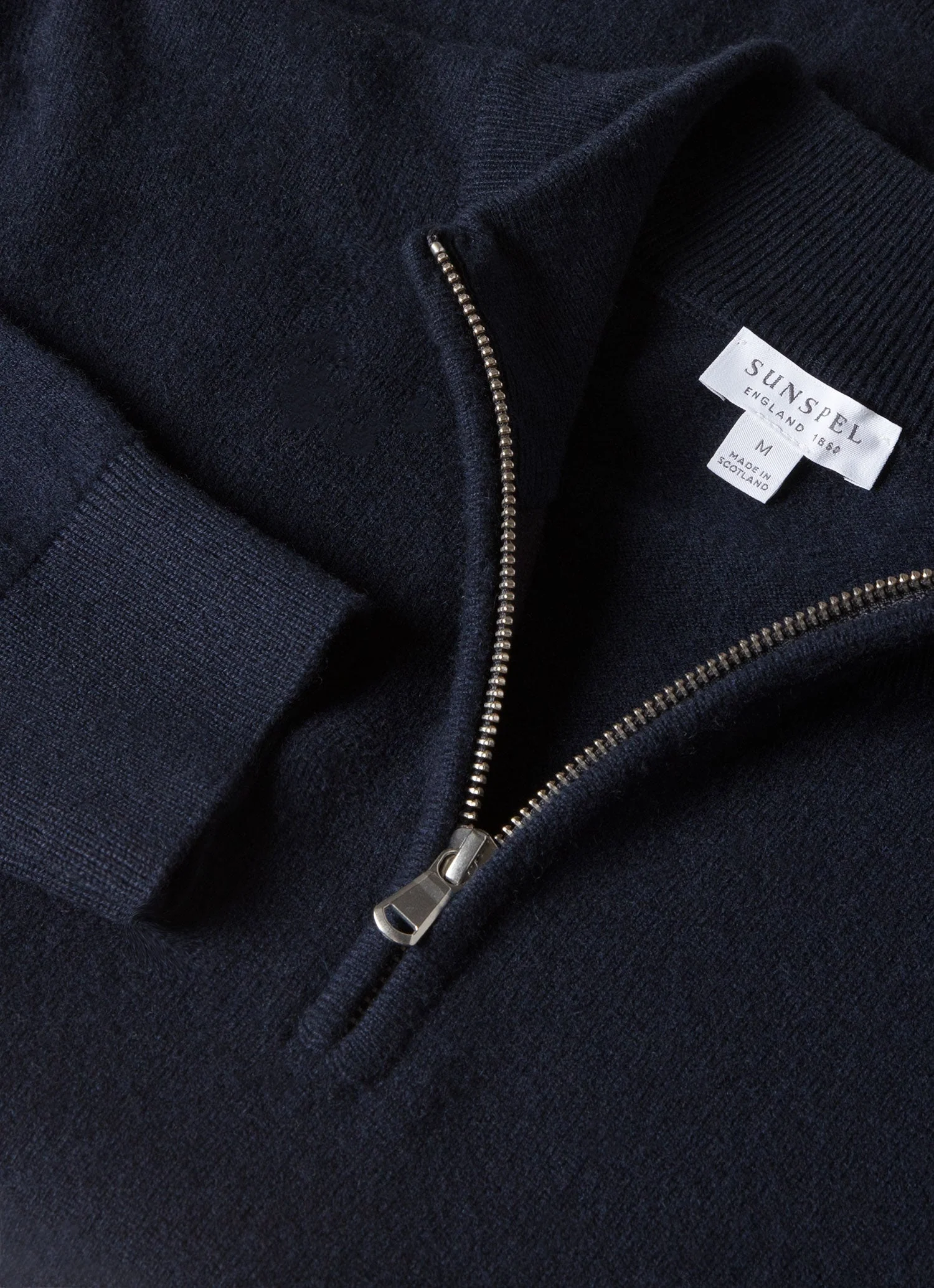 Men's Cashmere Zip Neck Jumper in Navy - Image 4