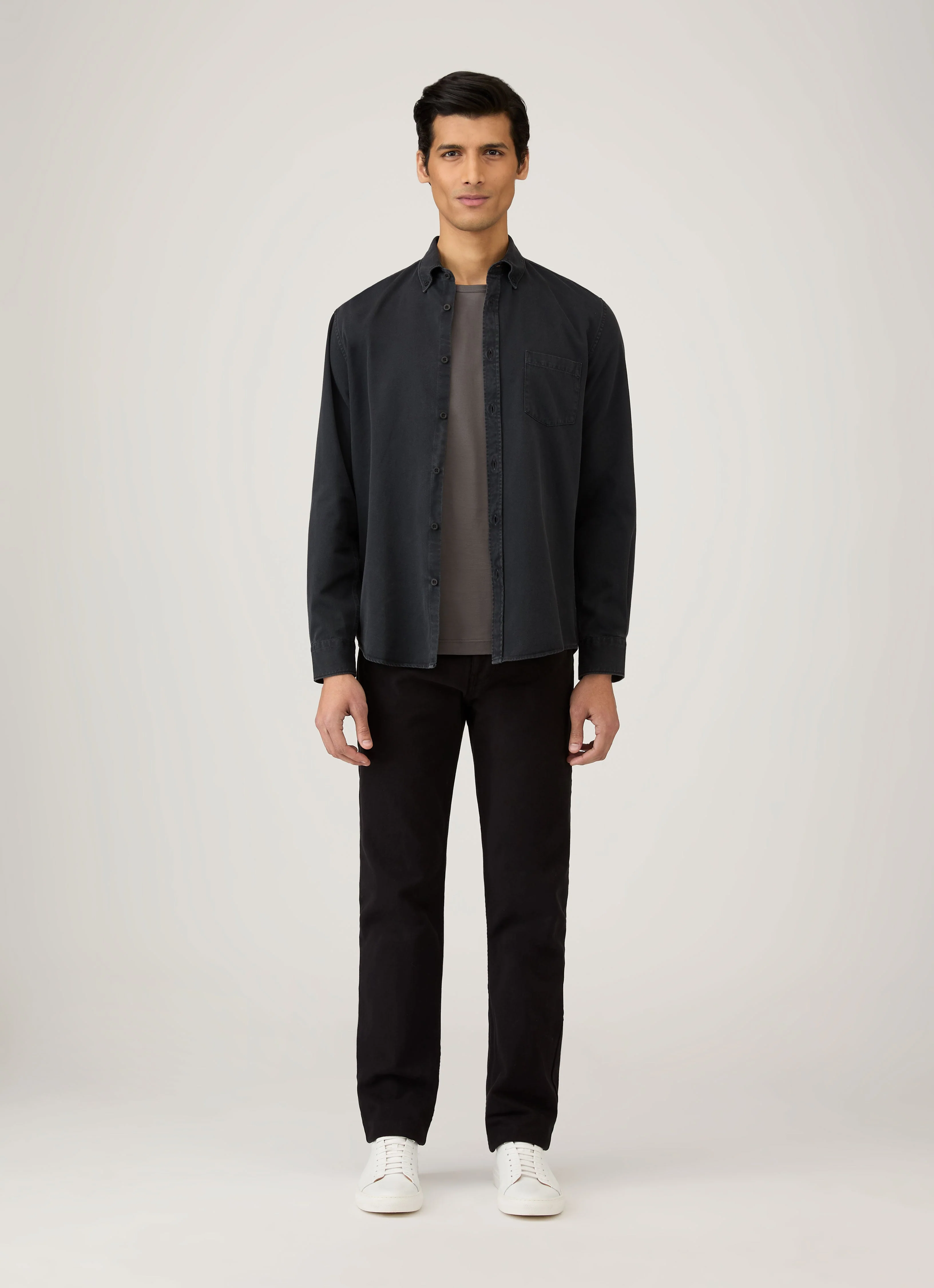 Men's Classic T-shirt in Charcoal - Image 3