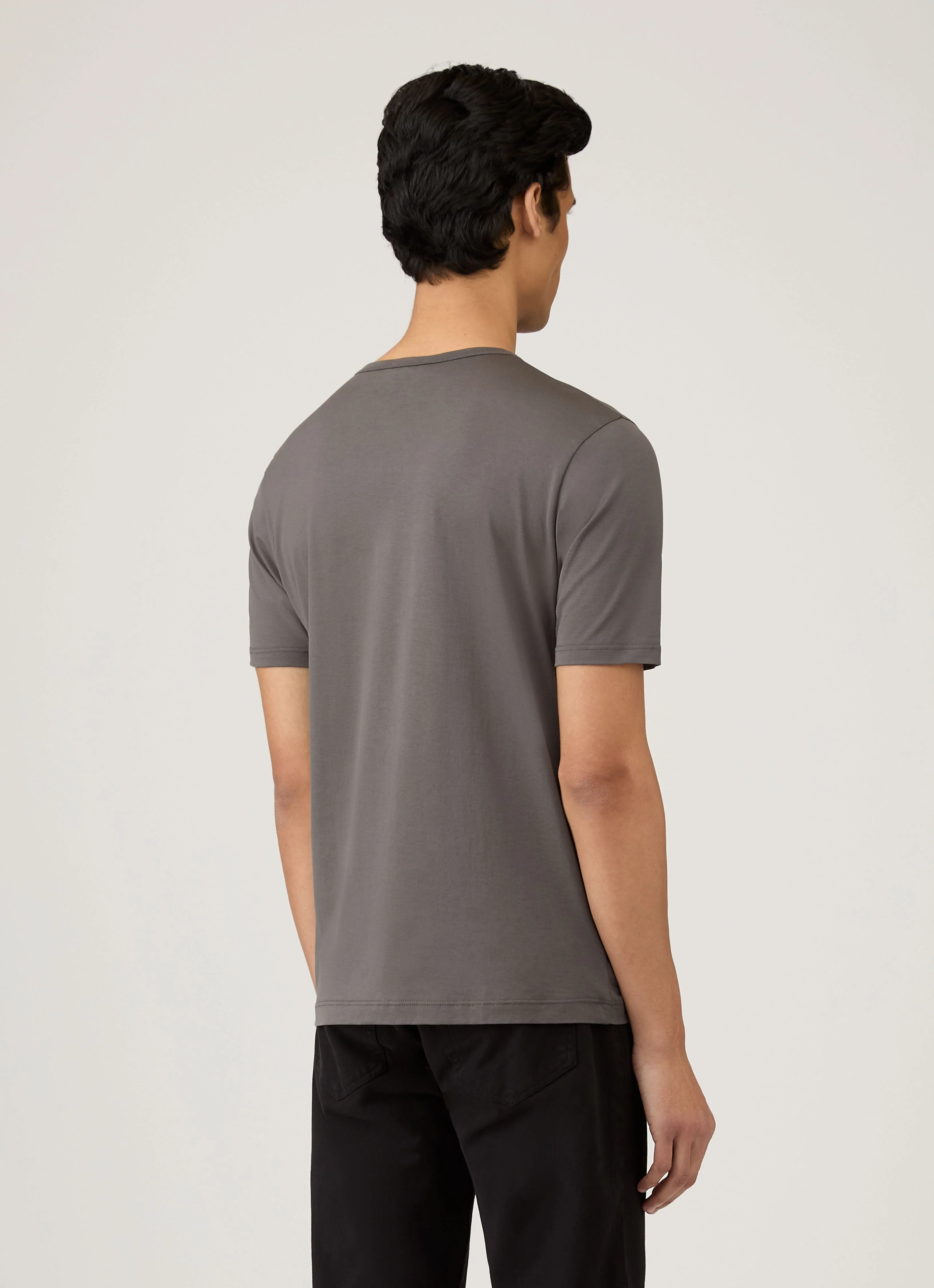 Men's Classic T-shirt in Charcoal - Image 5