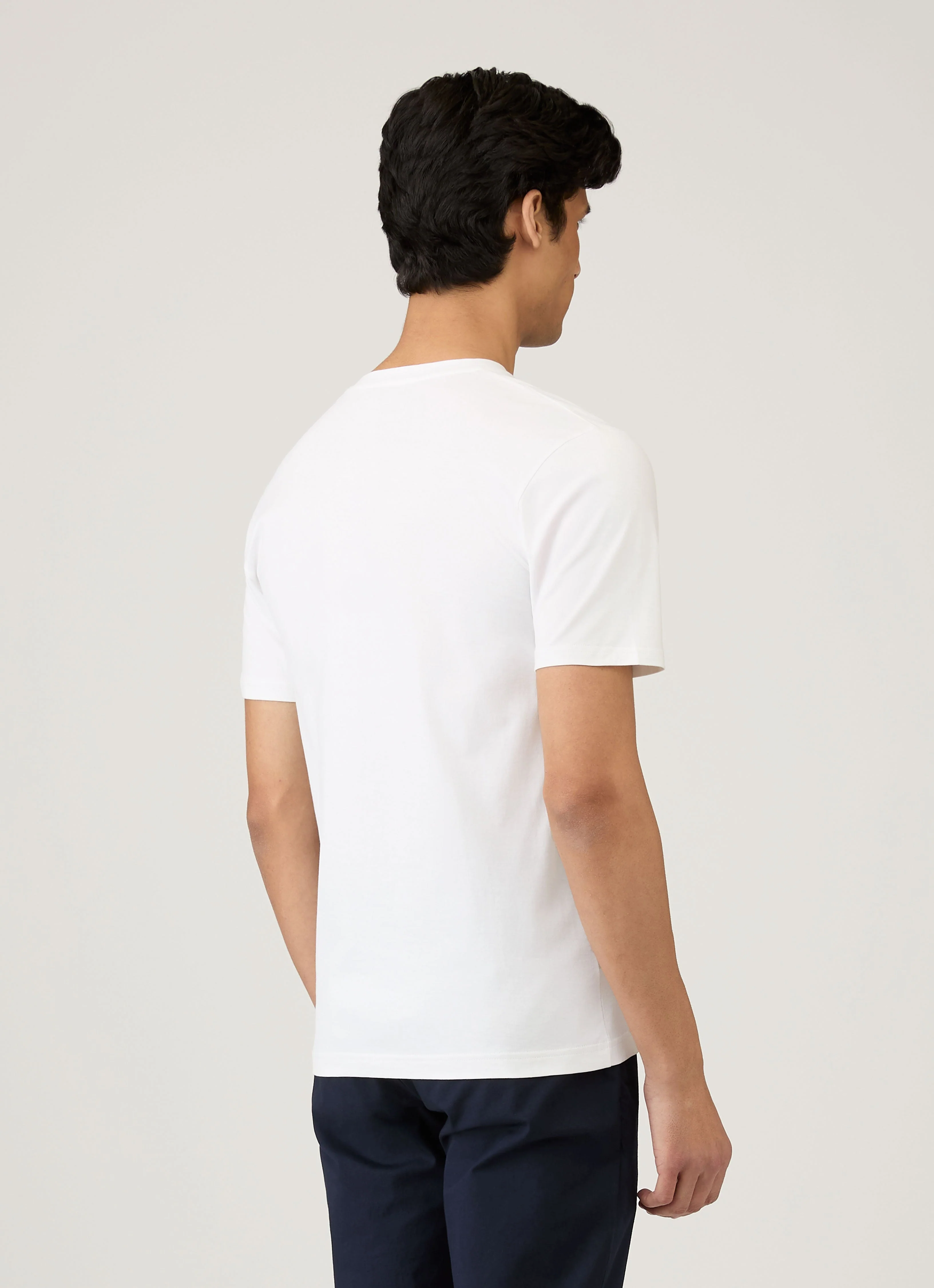 Men's Riviera V-neck T-shirt in White - Image 5