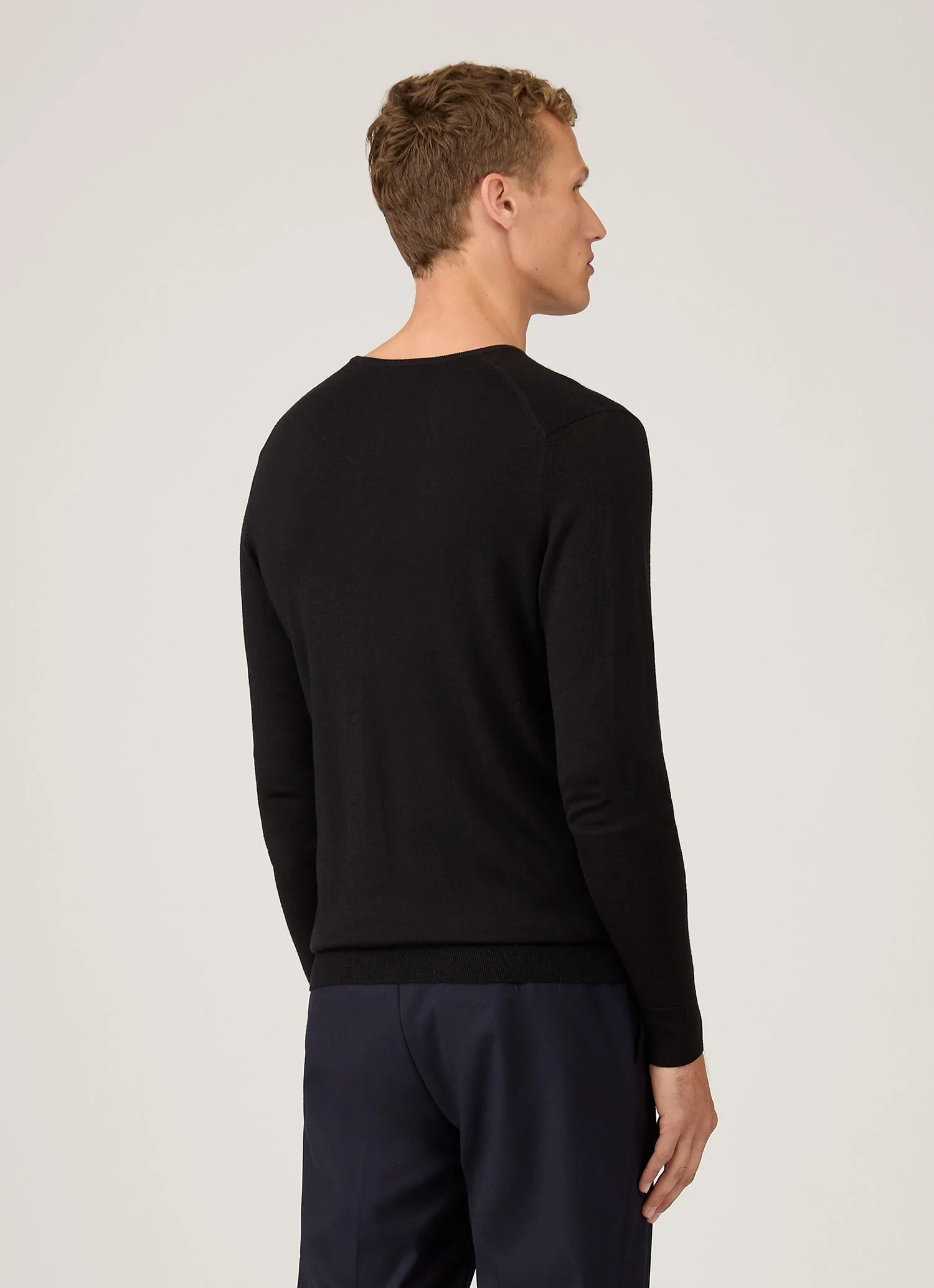 Men's Extra-Fine Merino Crew Neck in Black - Image 5