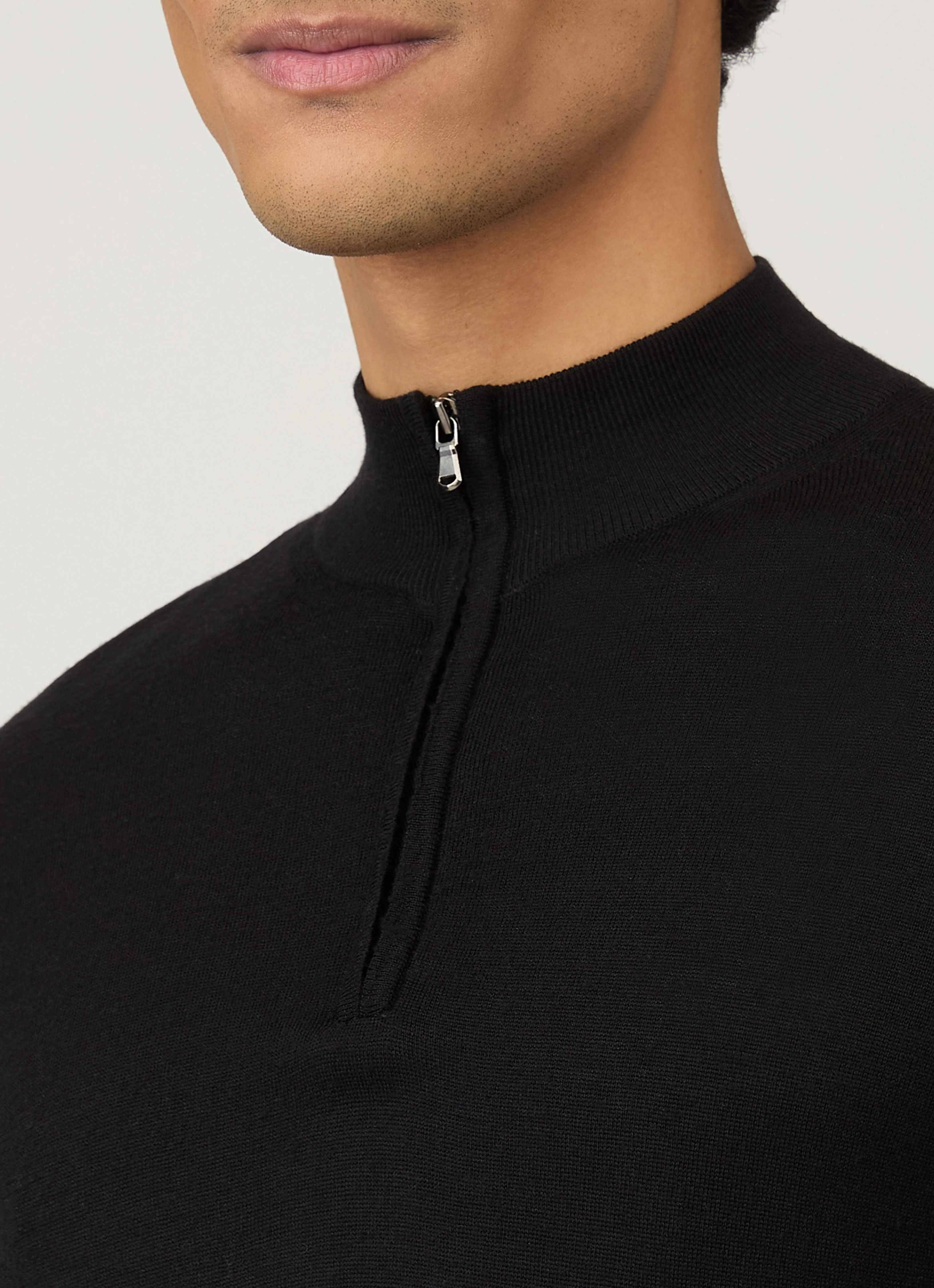 Men's Extra-Fine Merino Zip Neck in Black - Image 6