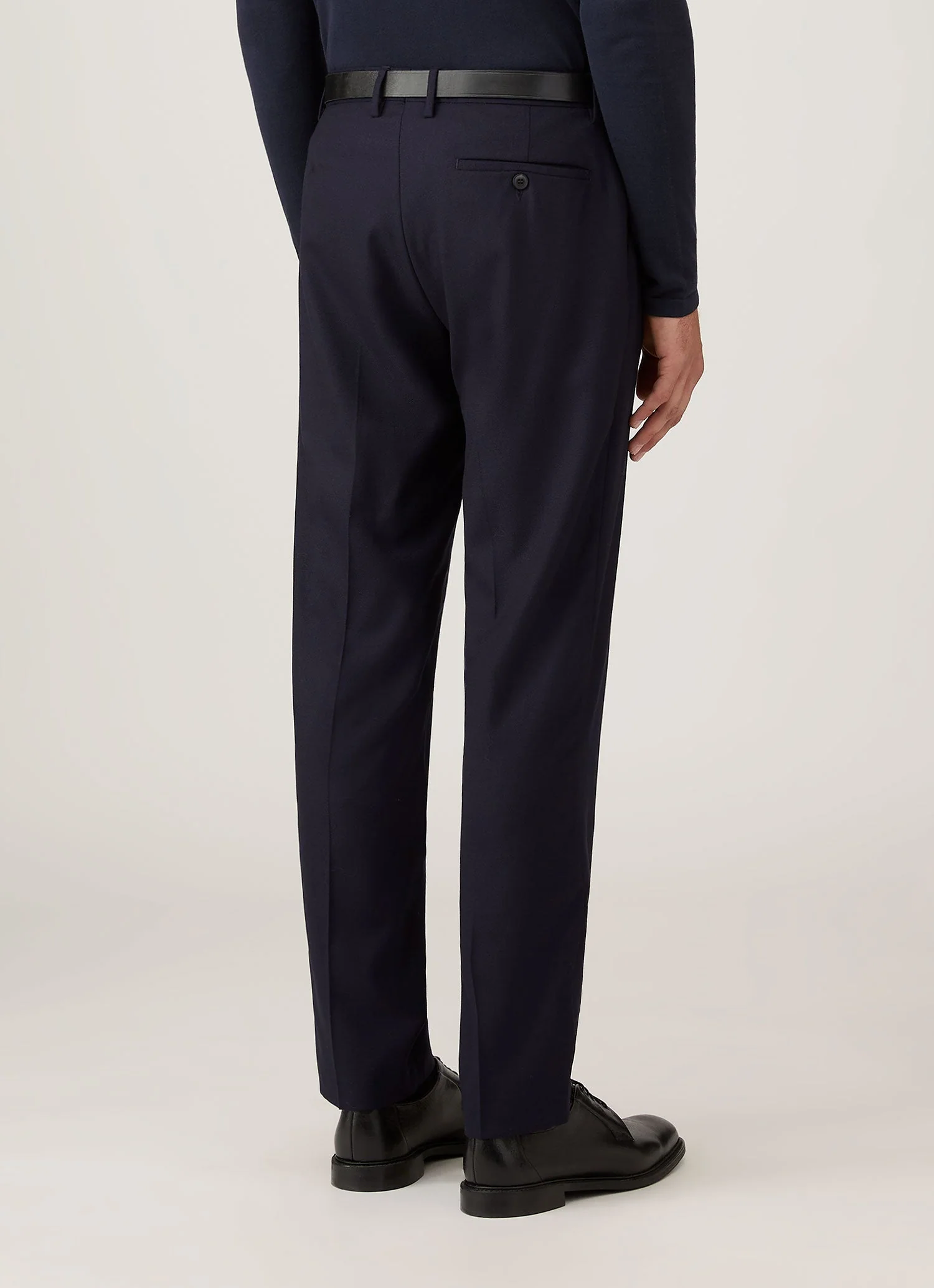 Men's Lightweight Travel Wool Trouser in Navy - Image 5