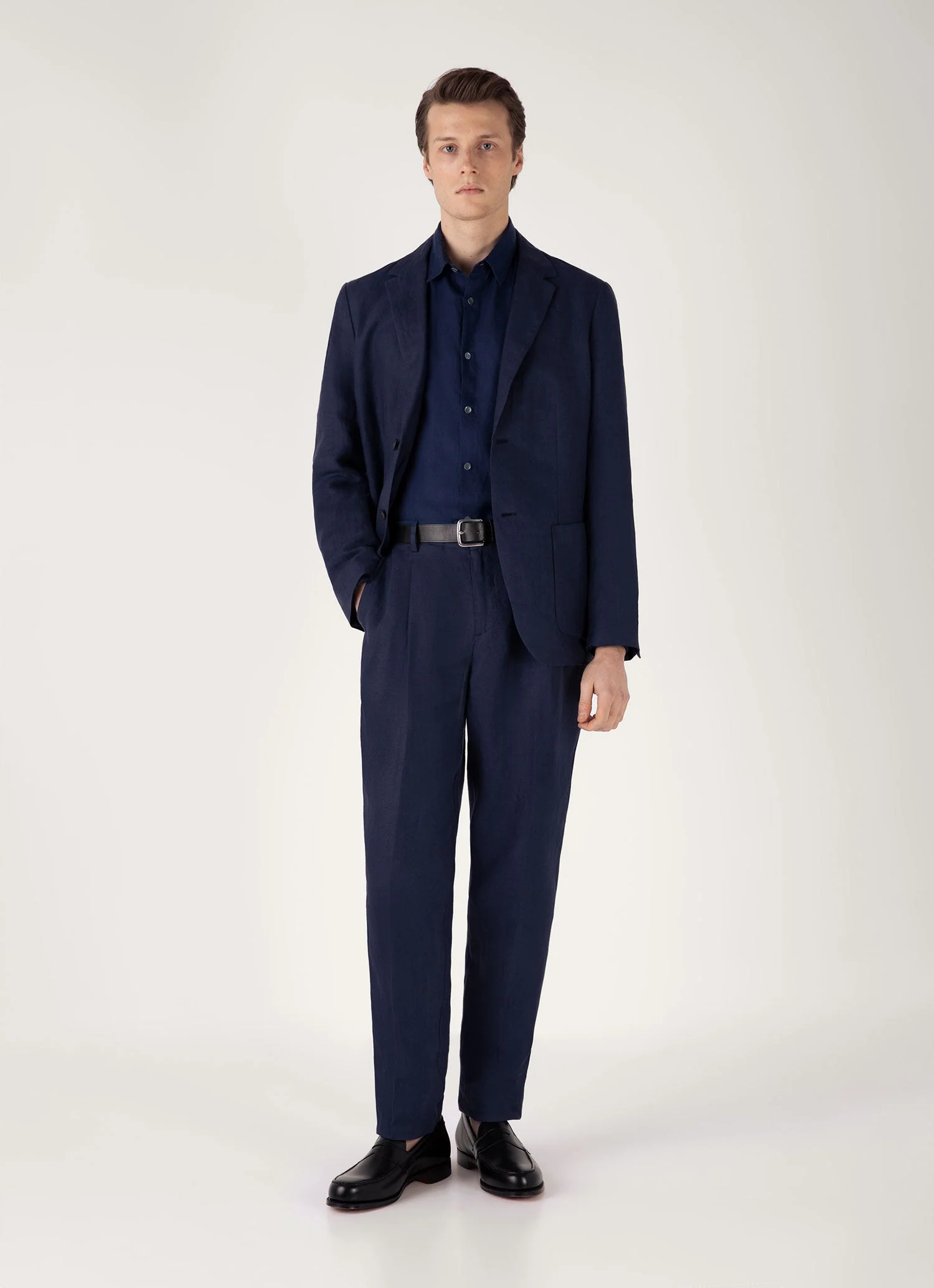 Men's Linen Shirt in Navy - Image 3