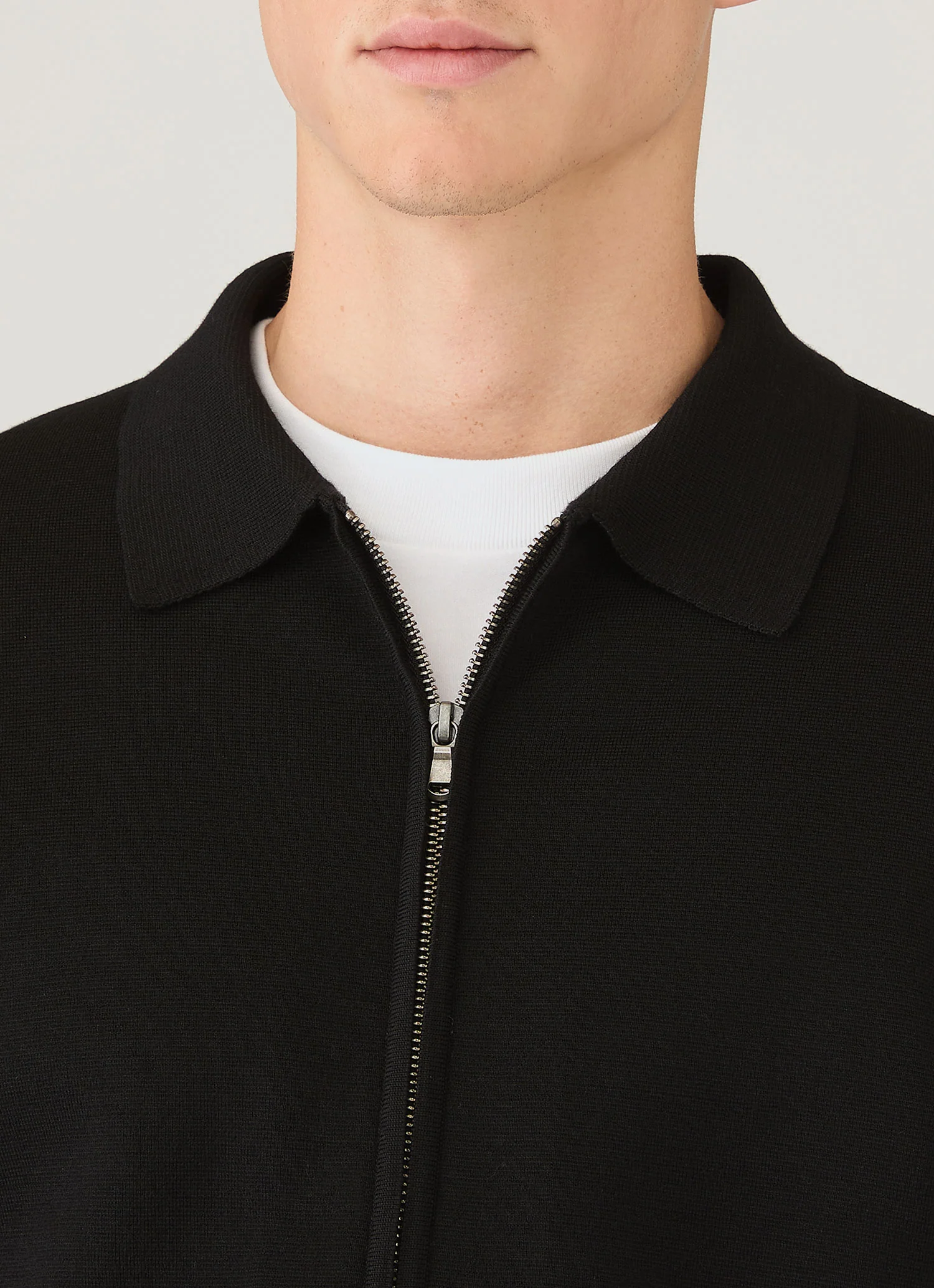 Men's Merino Milano Zip Jacket in Black - Image 6
