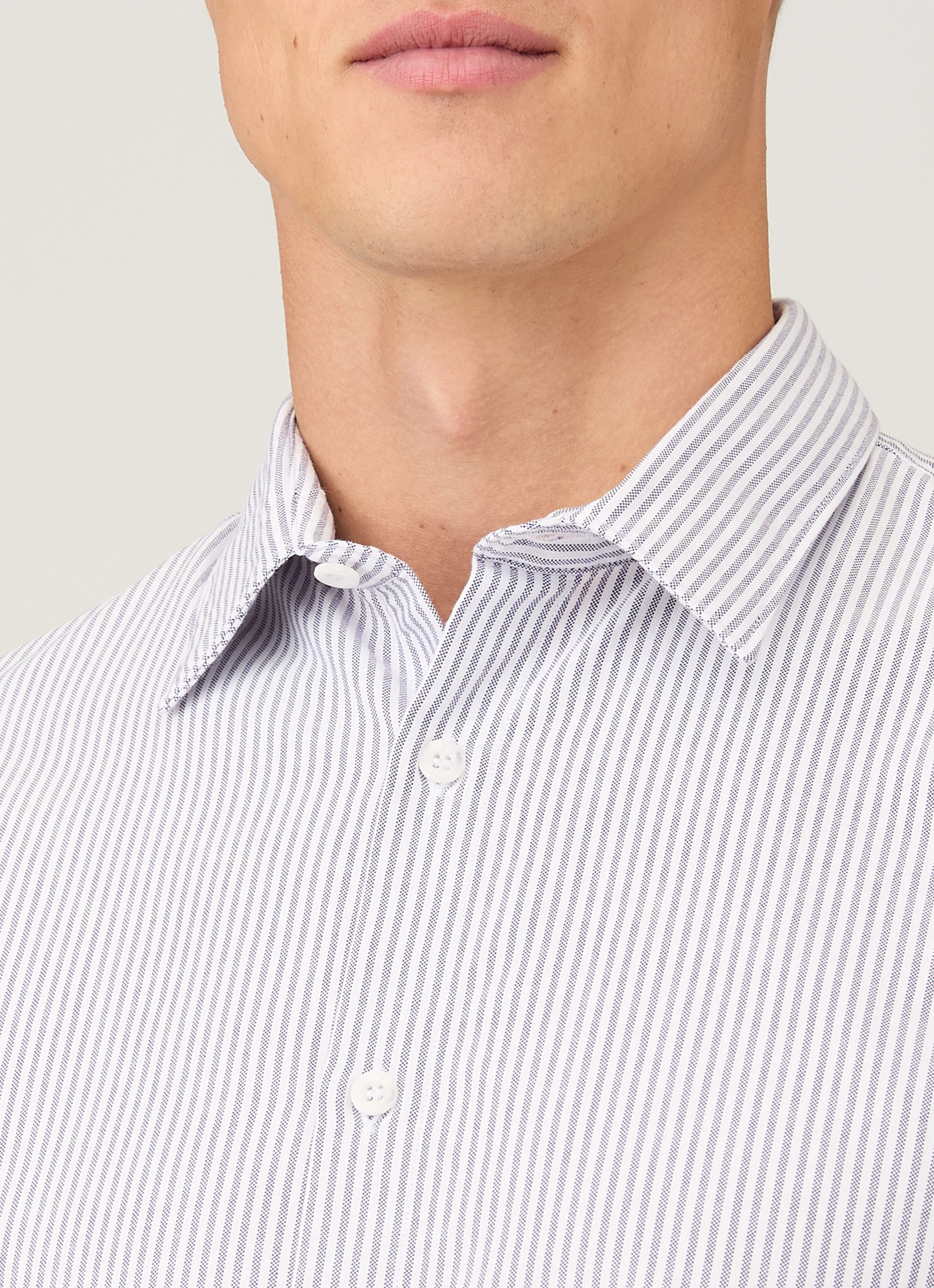 Men's Oxford Shirt in White/Navy - Image 6