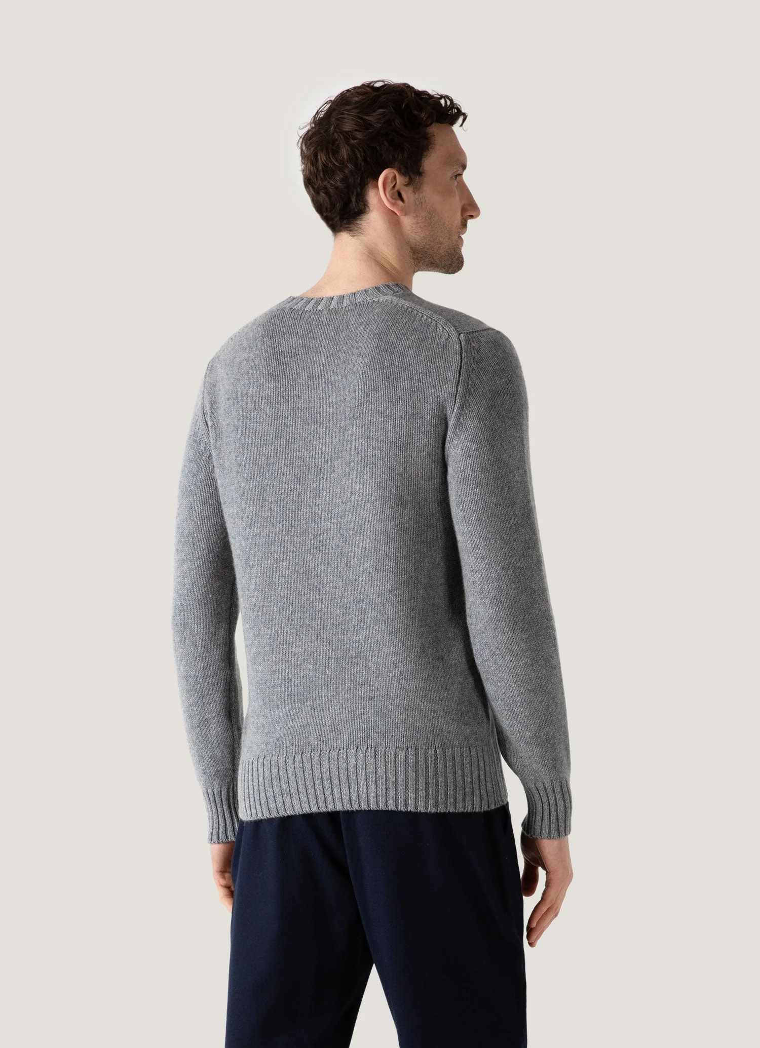 Men's Roxburgh Cashmere Jumper in Mid Grey Melange - Image 5