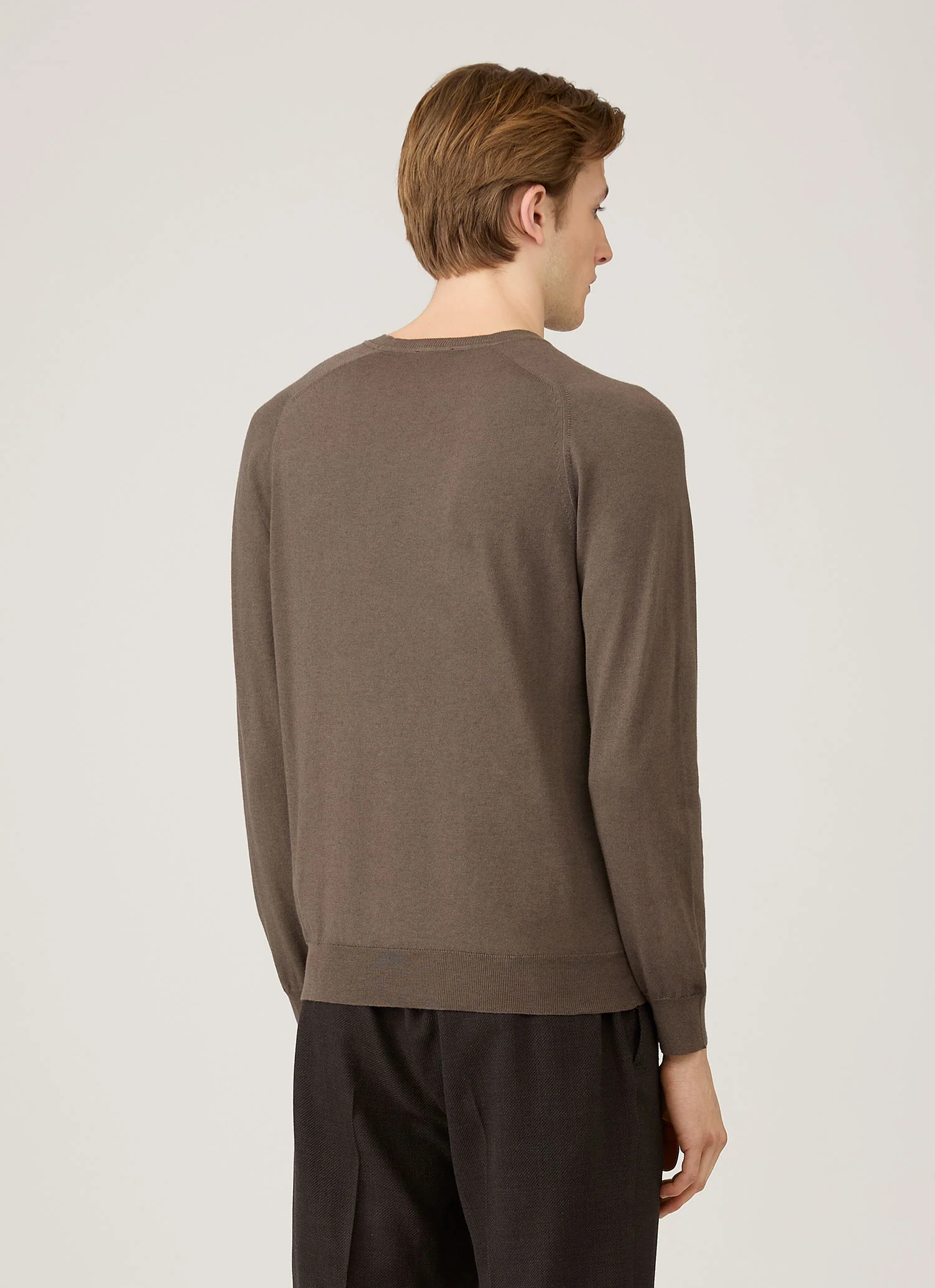 Men's Sea Island Cashmere Crew Neck Jumper in Bark - Image 5