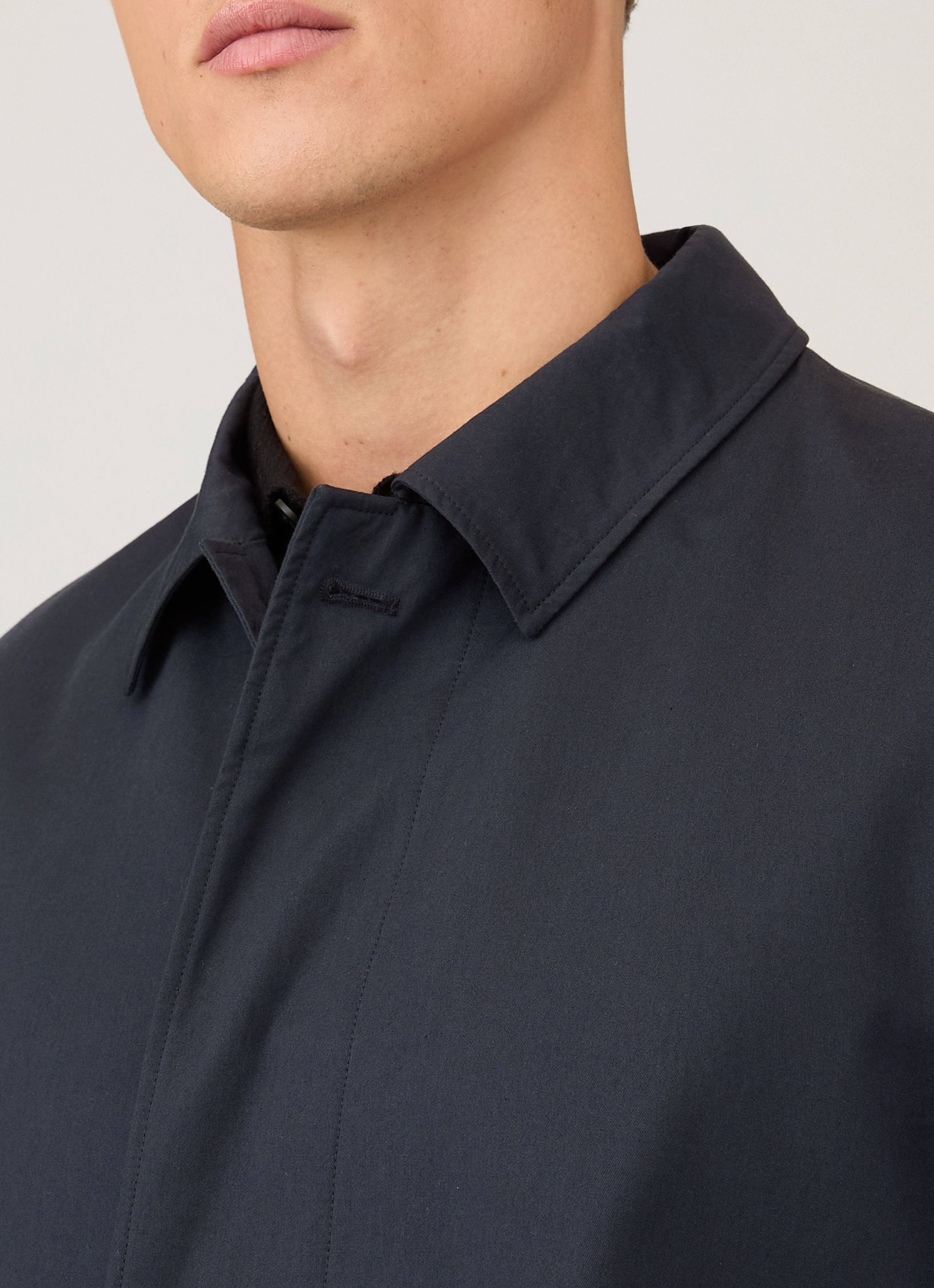 Men's Showerproof Cotton Mac in Navy - Image 6