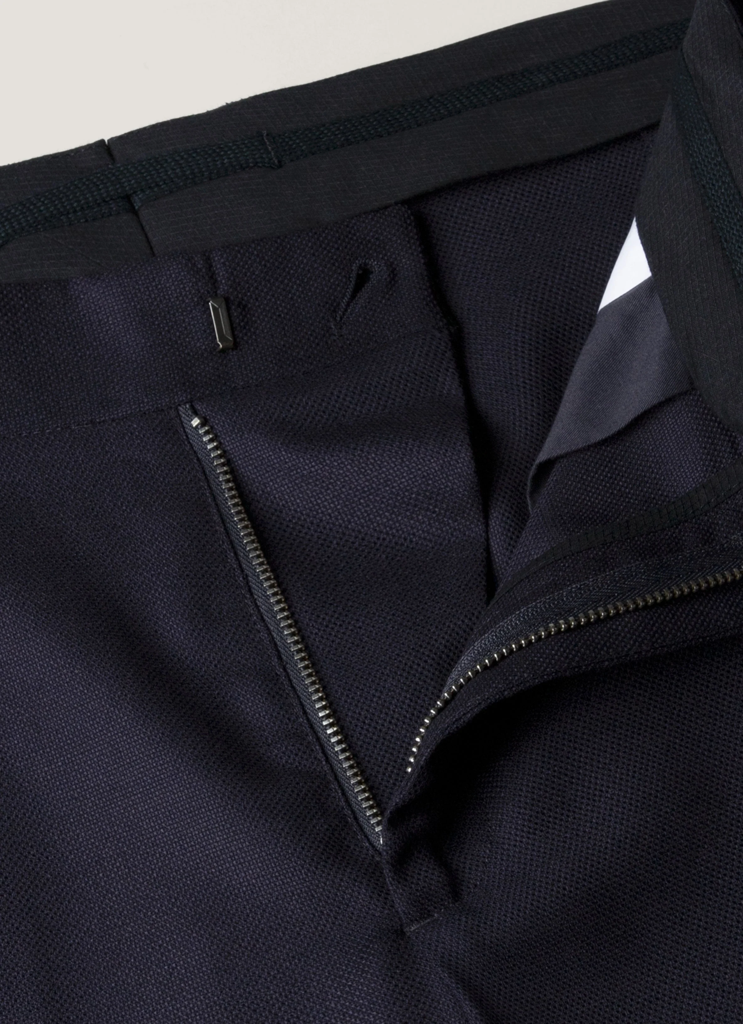 Men's Lightweight Travel Wool Trouser in Navy - Image 4
